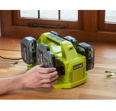 Зарядное Ryobi RC18640 ONE+