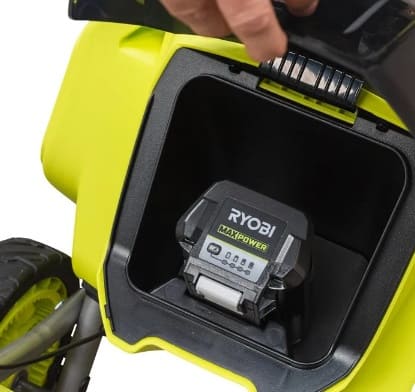 Снегоуборщик аккумуляторный Ryobi RY36STX45A-140
