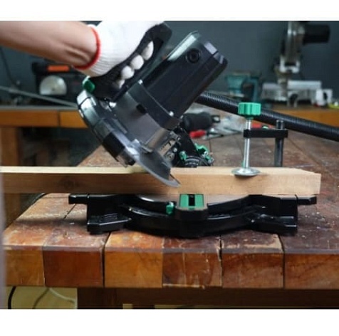 Пила торцевая DWT KGSP14-210