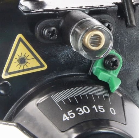 Пила торцювальна DWT KGSP14-210