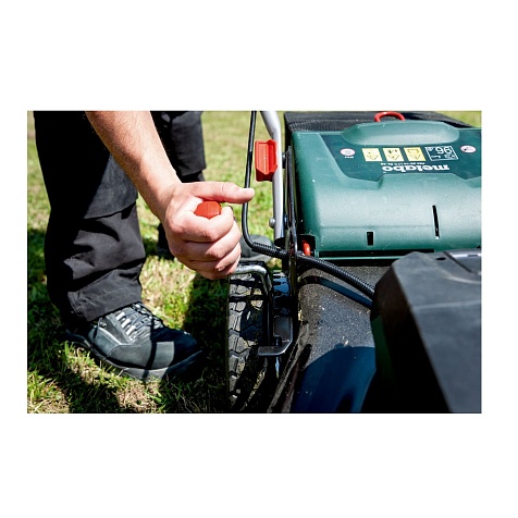 Газонокосилка аккумуляторная Metabo RM 36-18 LTX BL 46 (601606650)